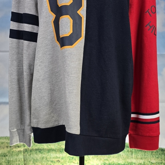 TOMMY HILFIGER | SPORTSWEAR COLORBLOCKED CREWNECK PULLOVER SWEATSHIRT - Picture 11 of 16